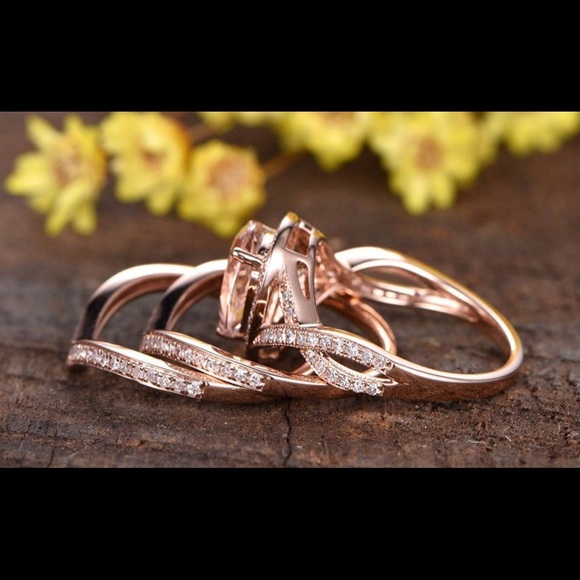 3 Piece ring set with Marquis center stone - Picture 3 of 11